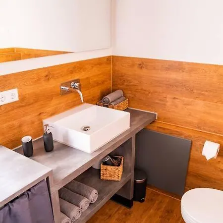 アパート Neu Renoviertes Ferienhaus/wohnunng Kleine Auszeit *
